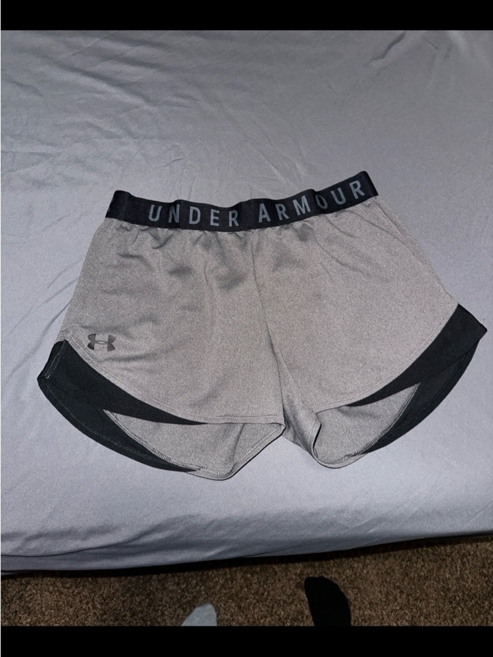 Under Armour Gray & Black Gym / Athletic Shorts Size Medium